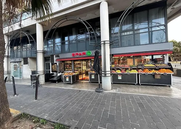 Magnifique Au Bord De דירה
