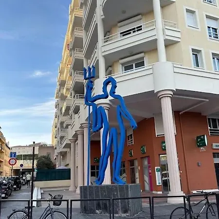 Magnifique Au Bord De Nizza