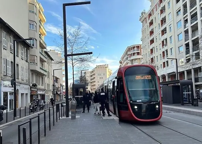 Magnifique Au Bord De Lägenhet