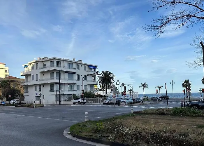 Magnifique Au Bord De *